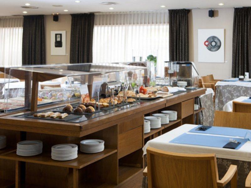 Up Rooms Vic Hotel المظهر الخارجي الصورة