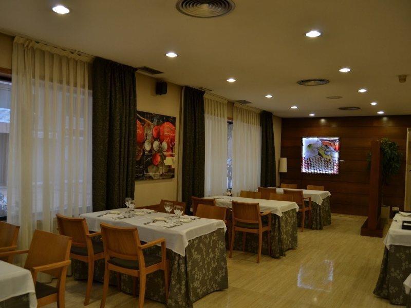 Up Rooms Vic Hotel المظهر الخارجي الصورة