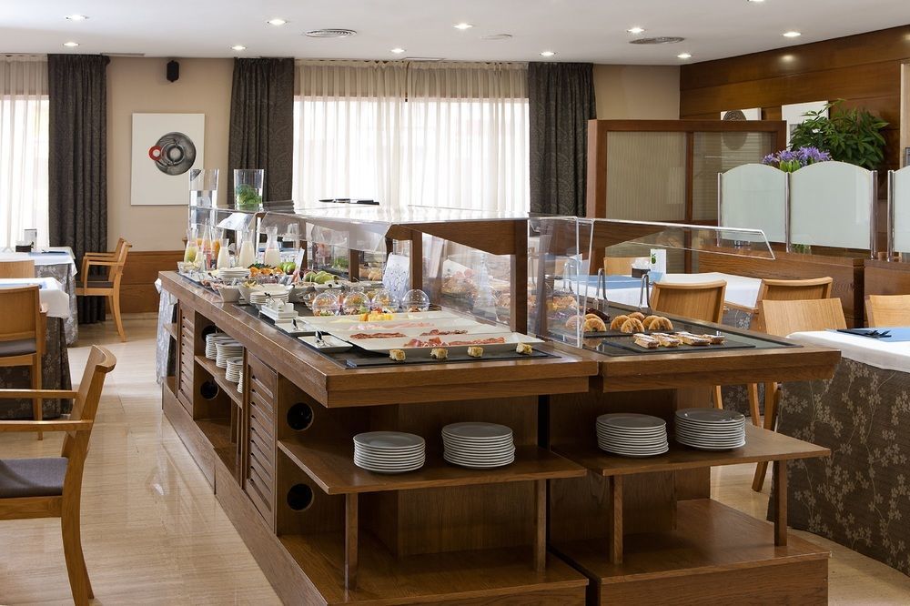 Up Rooms Vic Hotel المظهر الخارجي الصورة