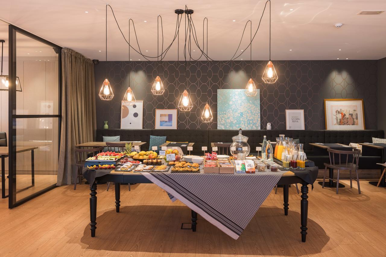 Up Rooms Vic Hotel المظهر الخارجي الصورة