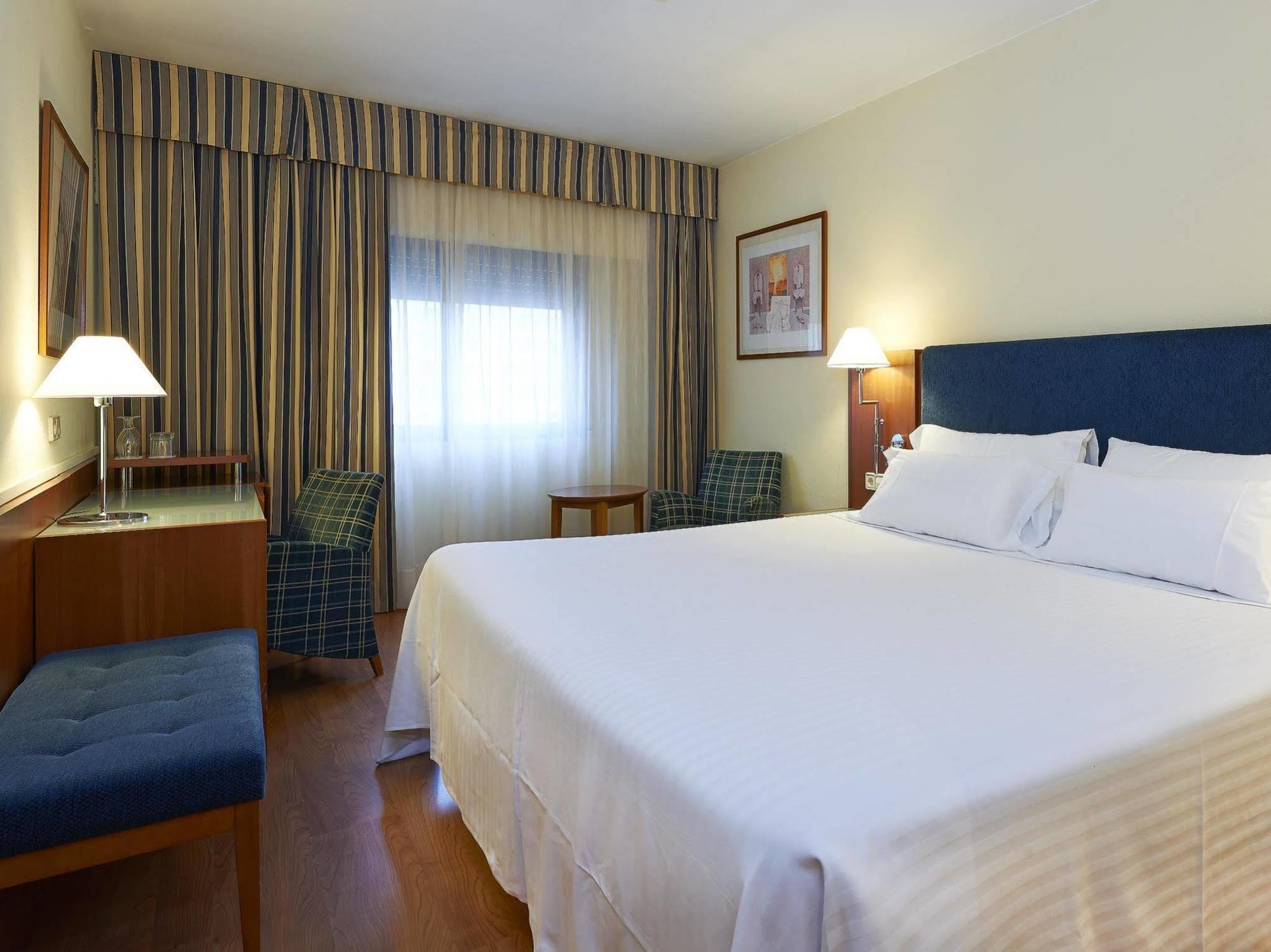 Up Rooms Vic Hotel المظهر الخارجي الصورة
