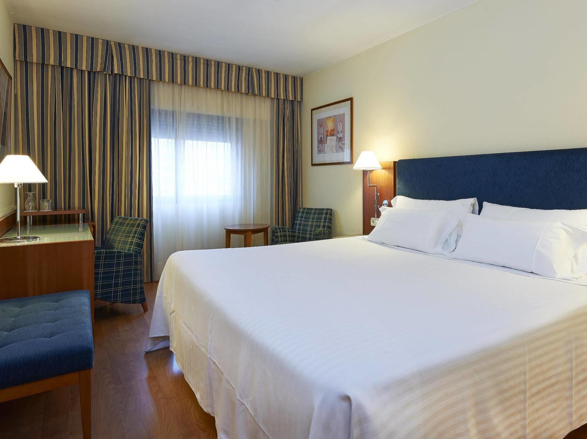 Up Rooms Vic Hotel المظهر الخارجي الصورة